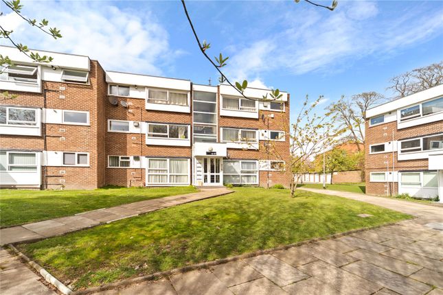 Thumbnail Flat for sale in The Moorlands, Leeds