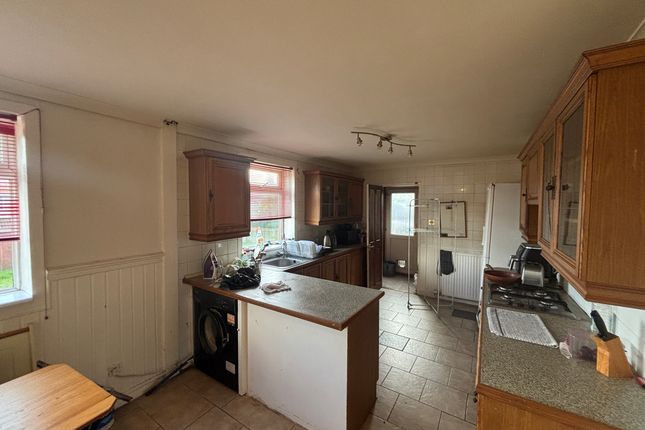 3 Dochart Drive, Coatbridge photo 4