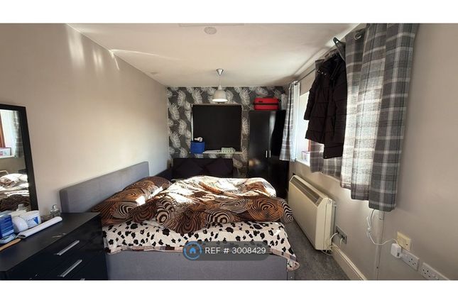 Colne Avenue, West Drayton photo 2