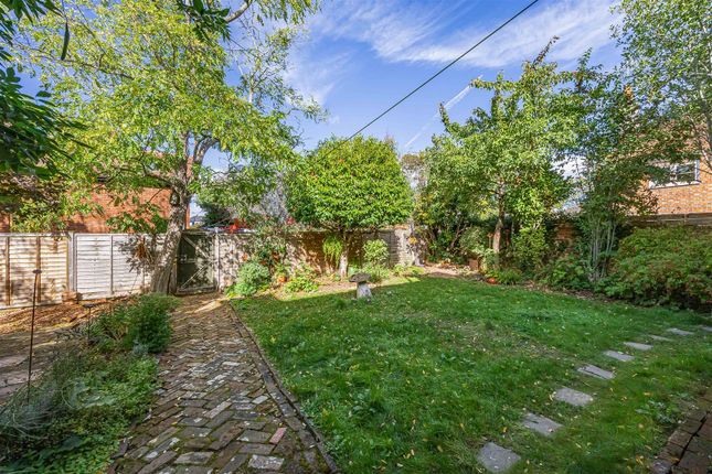 Surley Row, Reading photo 4
