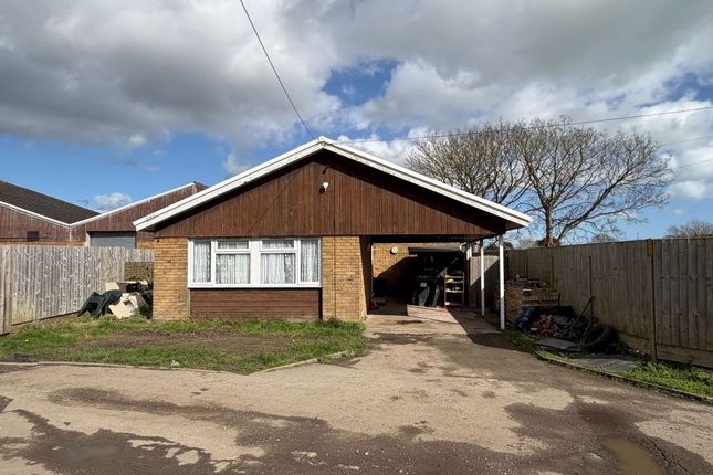 3-bed house on Pavilion Bungalow, Hook Lane, Bognor Regis, £300,000