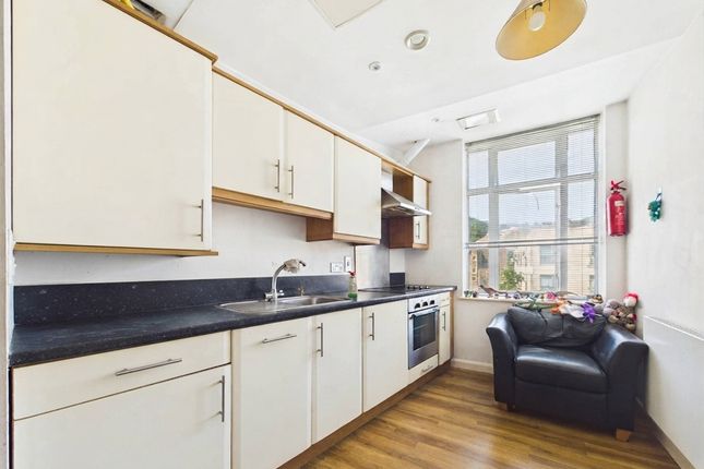 26, 60 Portland House, The Kingsway, Swansea photo 3