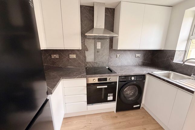 3A,, Navigation Drive, West Yorkshire photo 5