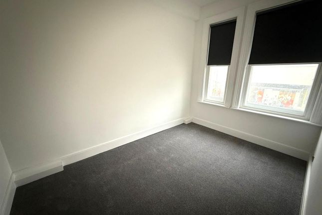 Flat 2, 22, Clarence Square, Brighton photo 2