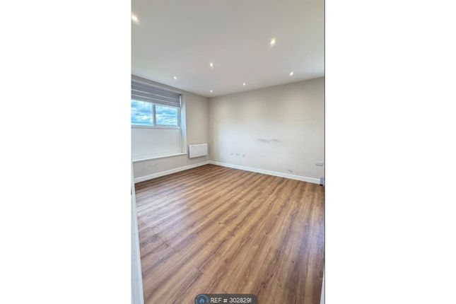Long Acre Court, Argyle Road, London photo 3