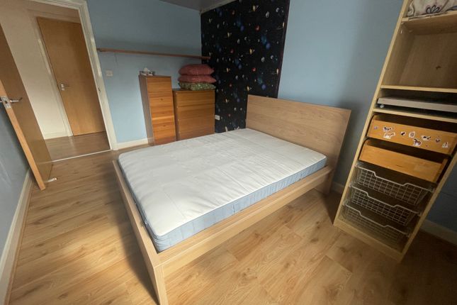 Oaklands Court, Uxbridge Road, London photo 5