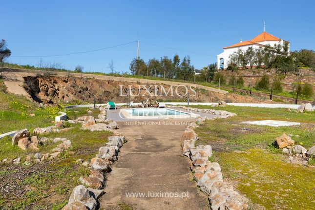 Villa for sale in 8800 Tavira, Portugal