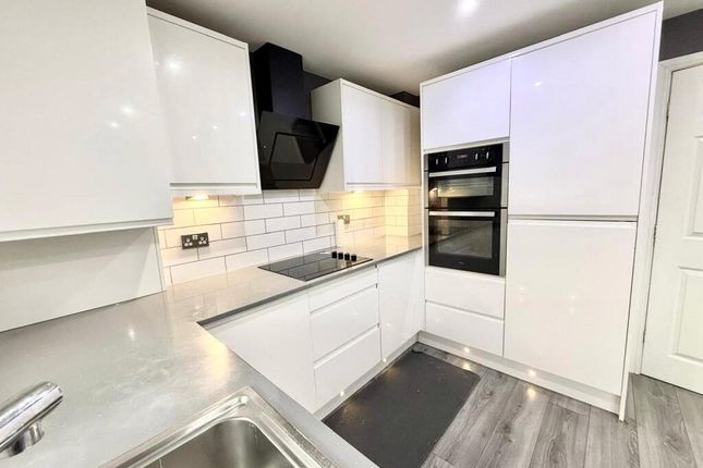 14, Rissington Avenue, Greater Manchester photo 2
