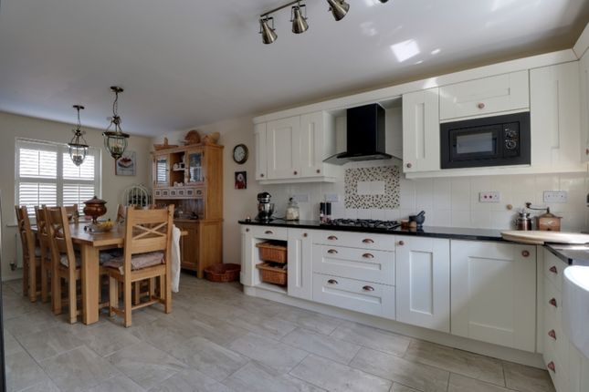 9, Millers Close, Bourne photo 4