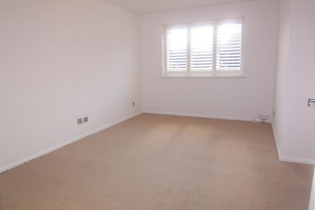 Thumbnail Flat to rent in Percy Gardens, Old Malden, Worcester Park