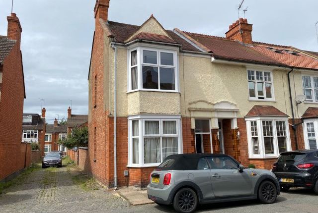 Thumbnail End terrace house to rent in Sandringham Road, Abington, Northampton