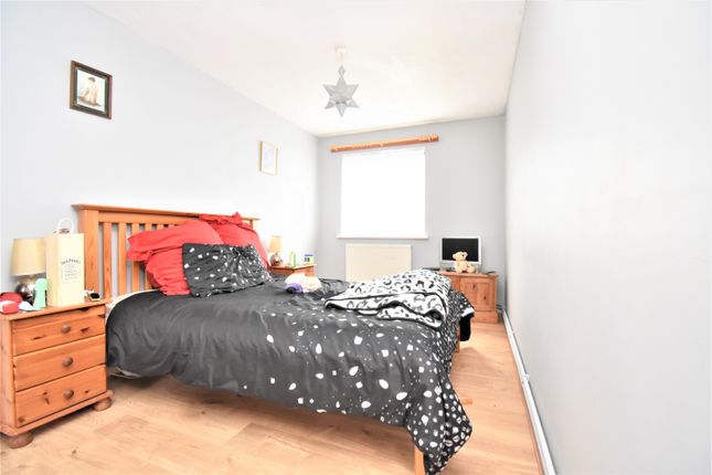 10, Pollard Walk, Sidcup photo 3