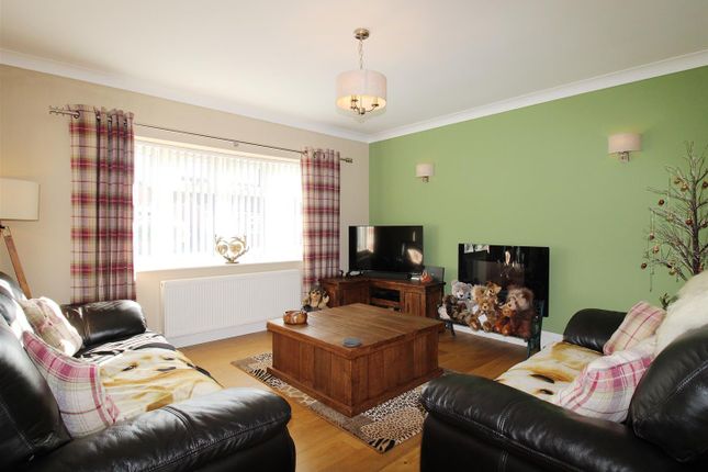 11, Cedar Drive, Holbeach Spalding photo 3