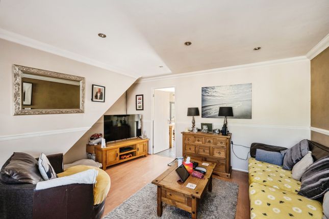 22, Clos Y Deri, Llanelli photo 2