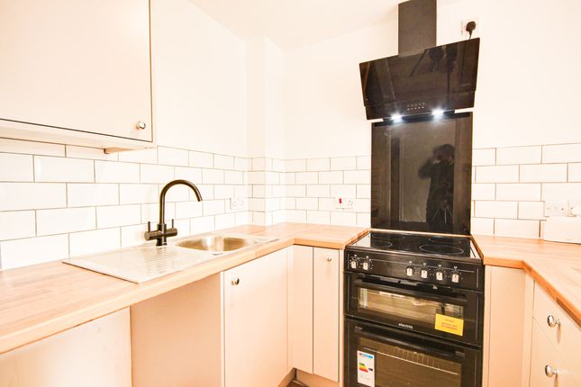 Apartment 4, Woodford Court, Chequers Road, Gloucester photo 3