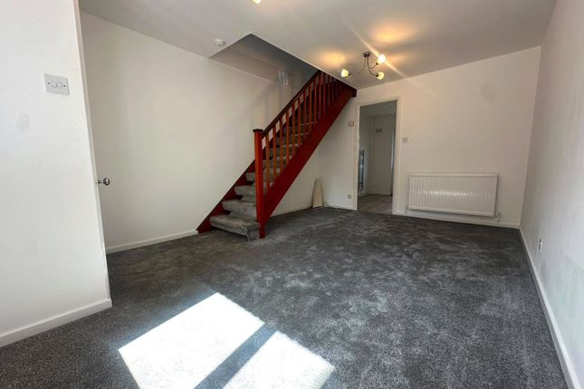 14, Frogmore Close, Berkshire photo 3