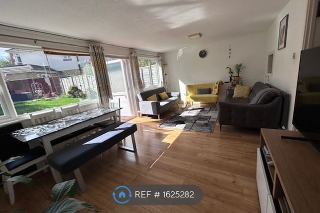 Living Room Pic 1
