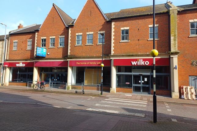 Retail premises to let in 13-17 Newland Street, Kettering, Northamptonshire