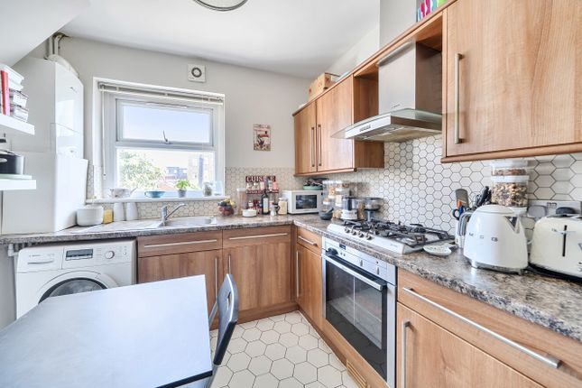 Flat 1, 113, Calderon Road, London photo 4