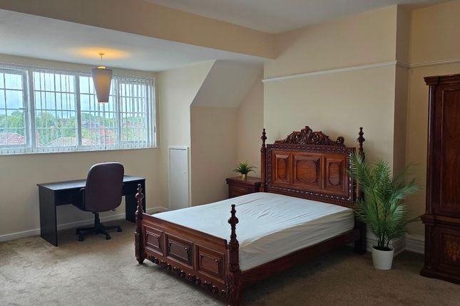 81 Beresford Road, Manchester photo 2