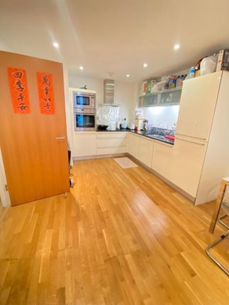 Flat for sale in Ability Place, 37 Millharbour, Canary Wharf, South Quay