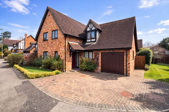 4-bed house on 11, Priory Field Drive, Edgware, £850,000