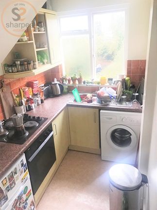 Flat 3, London photo 4