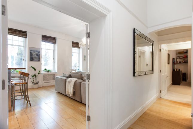 Flat to rent in 169 Queens Gate, London