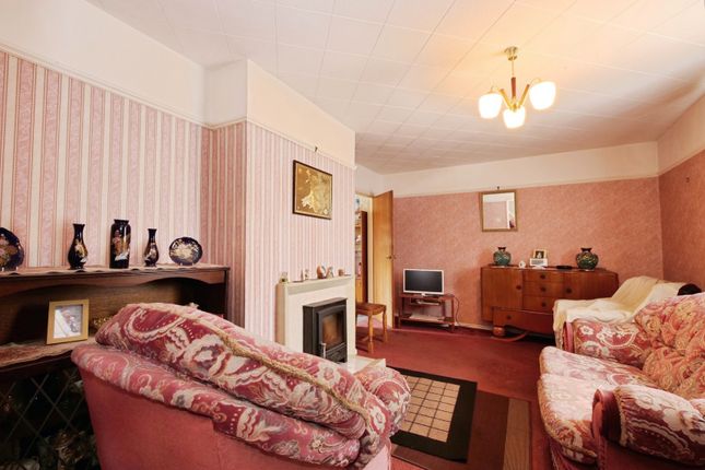 19, Maesgwern, Llanelli photo 4