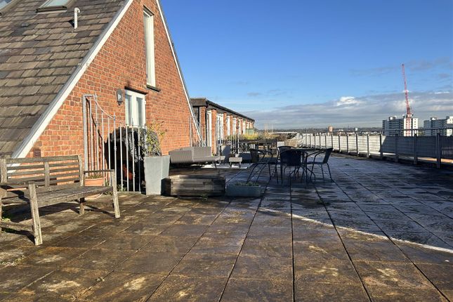 Communal Roof Terrace (2).Jpeg