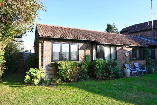 Thumbnail Bungalow to rent in Pagham Road, Nyetimber, Bognor Regis