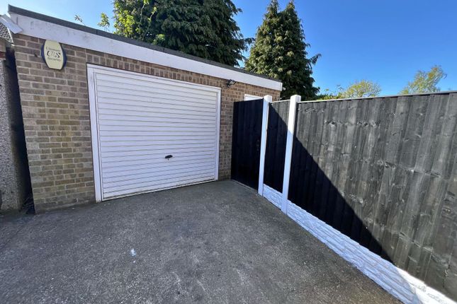125 Alder Way, Shirebrook, Mansfield photo 2