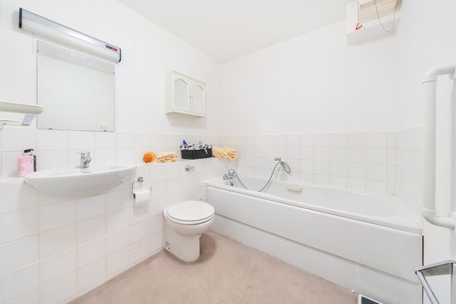 Flat for sale in Madeira Road, West Byfleet