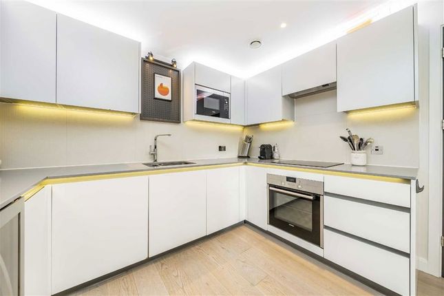Flat 22 The Merchant Building, 38, Wharf Road, London photo 2