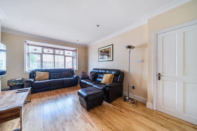21, Abbotts Road, Mitcham photo 4