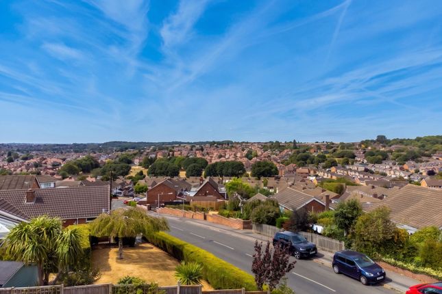 8 Parker Close, Nottingham photo 4
