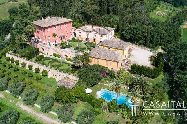 Villa for sale in Colli Del Tronto, Marche, Italy
