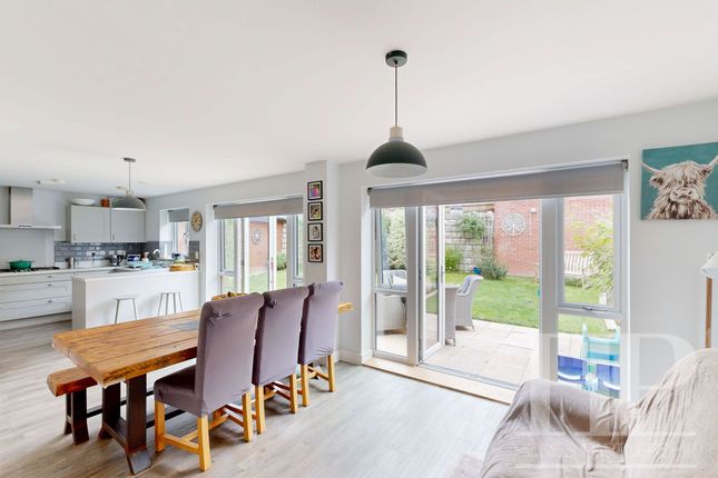 5 Buckingham Gate, Haywards Heath photo 3