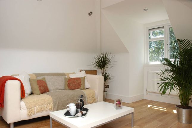Thumbnail Flat to rent in Lodge Lane N12, Finchley, London,