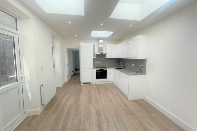 Flat to rent in Park Road, Crouch End