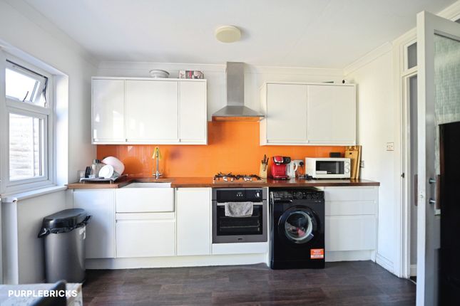 23, Albert Road, Romford photo 2