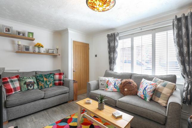 Hawthorn Close, Kettering photo 3