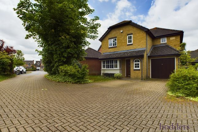 Thumbnail Detached house to rent in Pannells Close, Chertey, Surrey