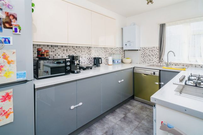 Flat for sale in Macers Court, Broxbourne