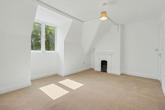69a High Street, Walton-On-Thames photo 3