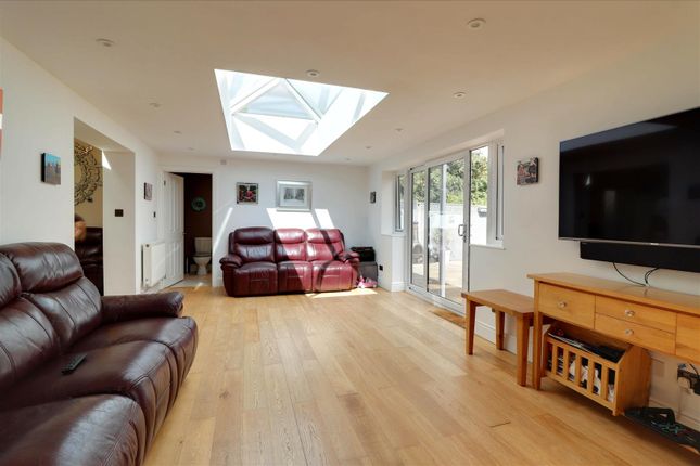 25, Quietways, Stonehouse photo 3