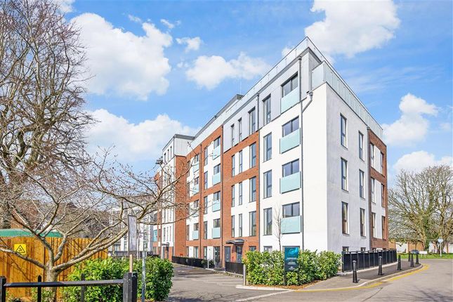 Flat for sale in Station Road, Horsham, West Sussex