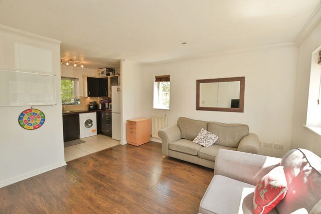 8, Hedgers Way, Ashford photo 3
