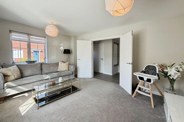 2, Oaklands Drive, Bury St. Edmunds photo 3