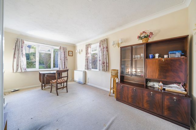 Flat 6, Ashby Grange, 11, Stafford Road, Wallington photo 4